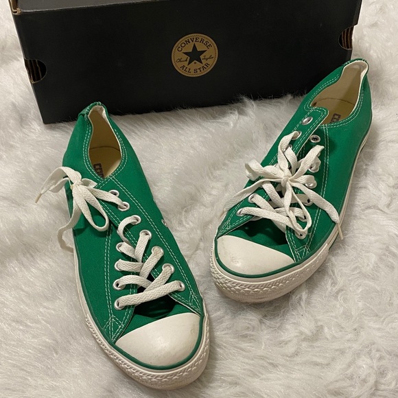 Converse Other - Converse Classic low top Kelly Green Sneakers with White Accents sneakers